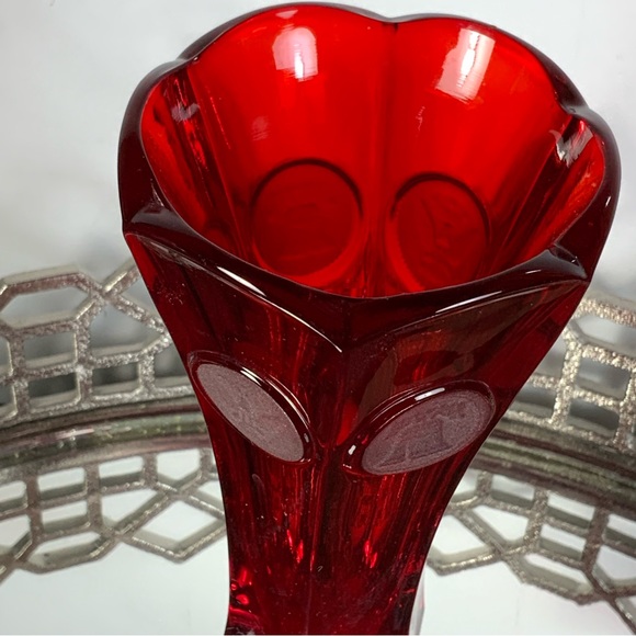 SOLD. Fostoria Coin Dot Vase Ruby Red Ruffel Top Vintage - Picture 7 of 7